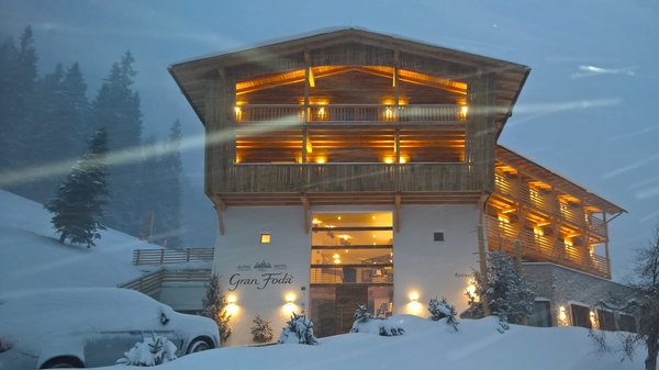 Foto esterno in inverno Alpine Hotel Gran Fodá