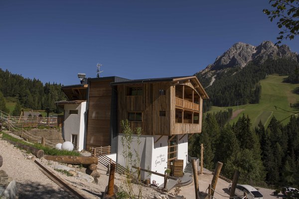 Foto esterno in estate Alpine Hotel Gran Fodá