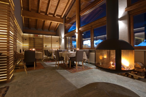 The restaurant Breuil-Cervinia (Monte Cervino) Snow flake