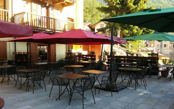 Foto esterno Ristorante L'Essentiel