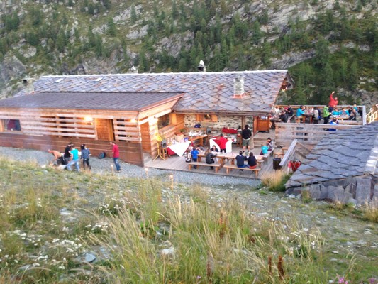 Foto esterno Rifugio con camere Baita Belvedere