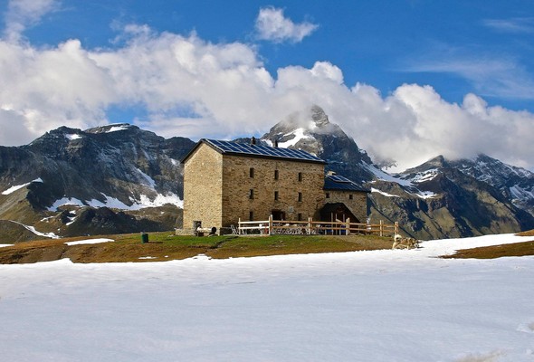 Foto esterno Rifugio con camere Miserin