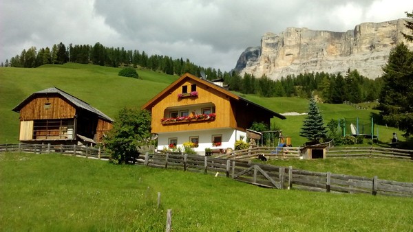 Foto Außenansicht B&B + Ferienwohnungen auf dem Bauernhof Maso Arslada