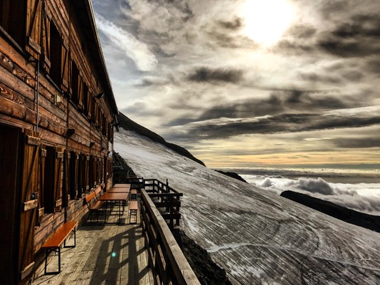Foto esterno Rifugio con camere Giovanni Gnifetti