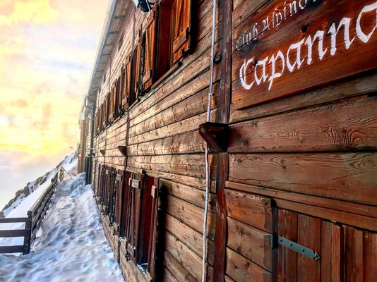 Foto esterno Rifugio con camere Giovanni Gnifetti