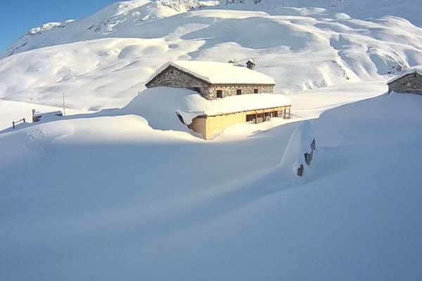 Foto invernale di presentazione Posto tappa Lo Refuge dey Fond