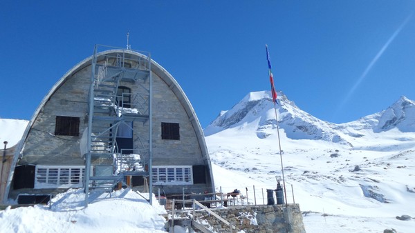 Foto esterno Rifugio con camere Vittorio Emanuele II