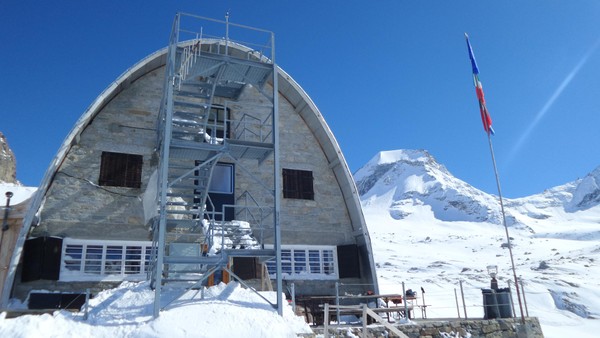 Foto esterno Rifugio con camere Vittorio Emanuele II