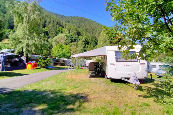Foto Außenansicht Camping Tunnel International