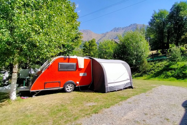 Foto Außenansicht Camping Tunnel International