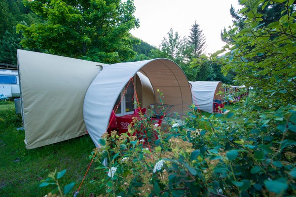 Foto Außenansicht Camping Tunnel International