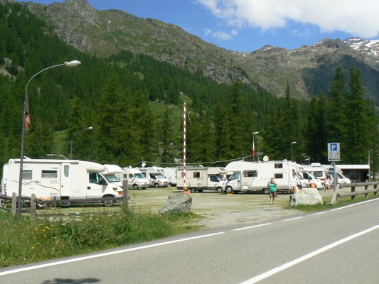 Foto Außenansicht Wohnmobilstellplatz Tschaval