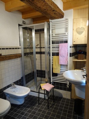 Foto vom Bad Ferienwohnung Stalut Das Puestines