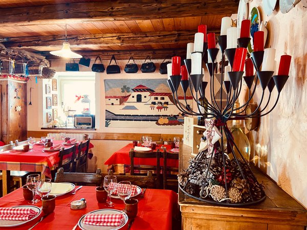 The restaurant La Thuile (Monte Bianco) Lo Riondet