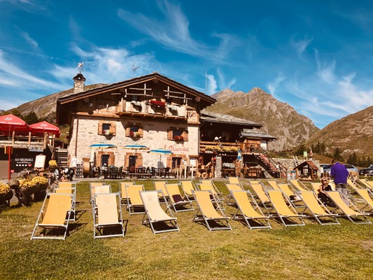 Foto esterno Rifugio Lo Riondet