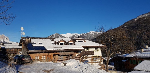 Foto Außenansicht Ferienwohnungen Ciasa Larcionè Dolomites