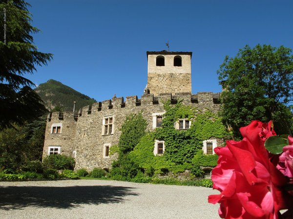 Foto estiva di presentazione Castello di Introd