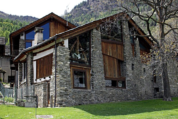 Foto Außenansicht Ethnographisches Museum Maison Bruil