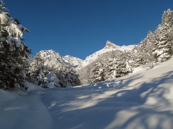 Foto invernale di presentazione Parco Regionale Mont Avic (centro visite Champdepraz)
