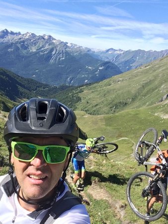Mountain bike instructor Andrea Garin com.xlbit.lib.trad.TradUnlocalized@74e9091b