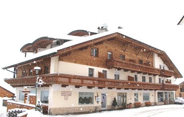 Photo exteriors Hotel Alpenrose - Rosalpina