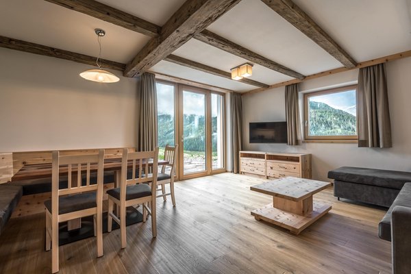 Der Wohnraum Ferienwohnungen auf dem Bauernhof Lüch de Tlara