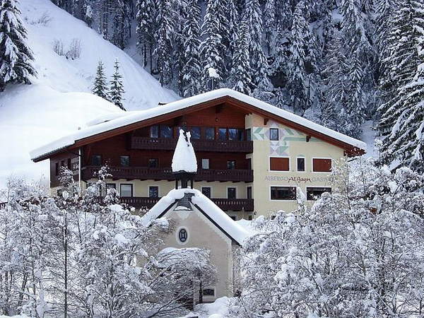 Foto esterno in inverno Al Bagn
