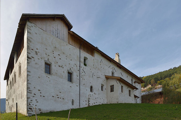 Photo exteriors Farmhouse apartments Schloss Gravetsch