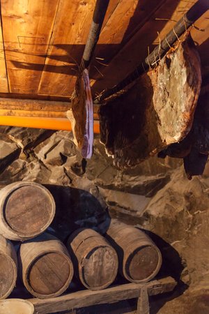 La cantina dei vini Villandro Schloss Gravetsch
