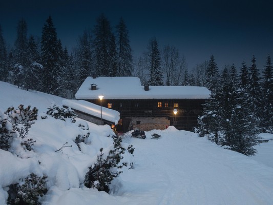 Foto Außenansicht Hotel Rikhelan Haus