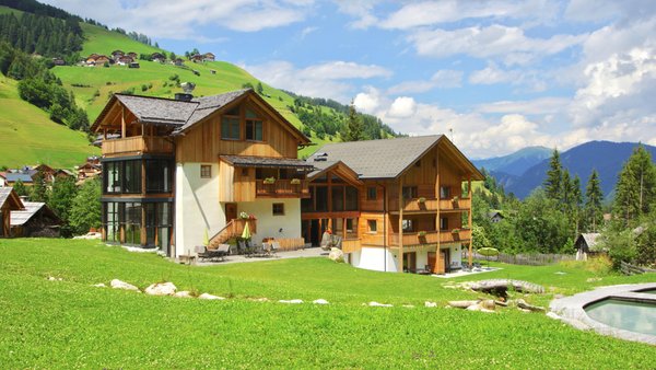 Photo exteriors in summer Chalet Mornà