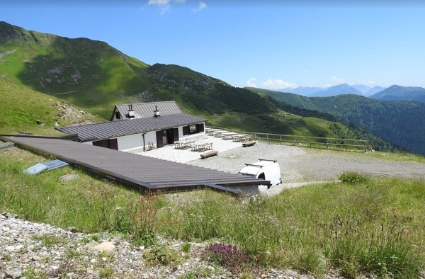 Foto esterno Rifugio con camere Chiadinas