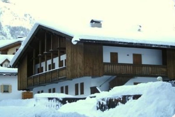 Foto Außenansicht Ferienwohnungen Casa Penia