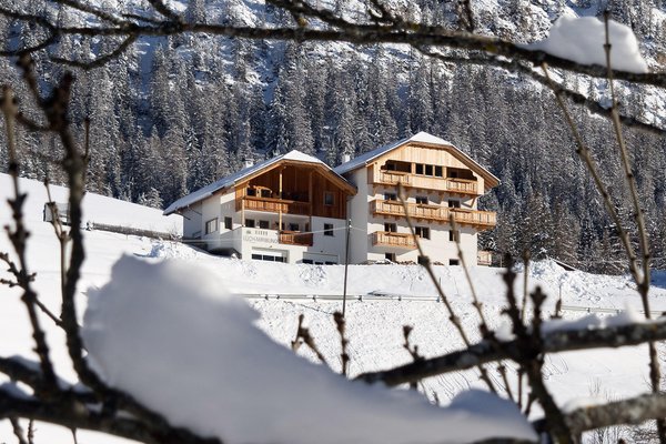 Foto esterno in inverno Appartamenti Miribunghof