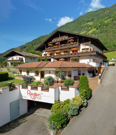 Foto esterno in estate Appartement Riederhof