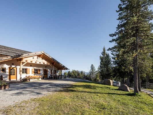 Photo exteriors Restaurant Mountain hut Gasser