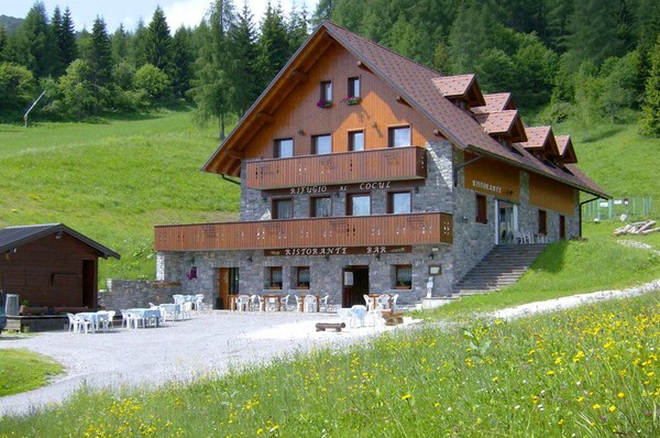 Photo exteriors Mountain hut Al Cocul