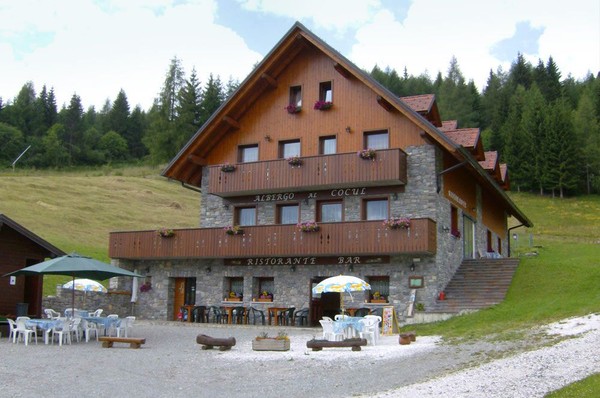 Photo exteriors Mountain hut Al Cocul