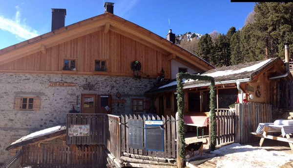 Foto esterno Rifugio-Hotel Lyfi Alm