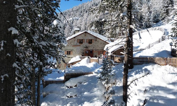 Foto esterno Rifugio-Hotel Lyfi Alm