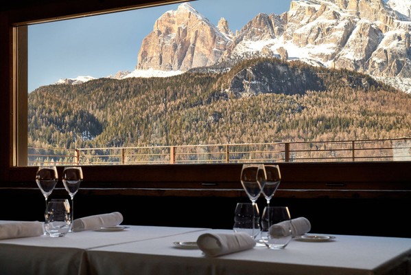 The restaurant Cortina d'Ampezzo Rosapetra SPA Resort