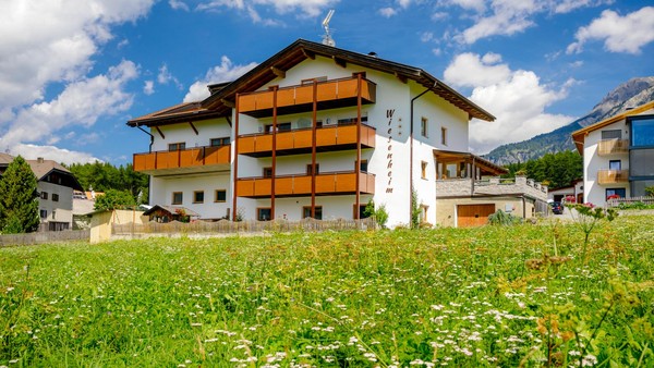 Photo exteriors Apartments Wiesenheim