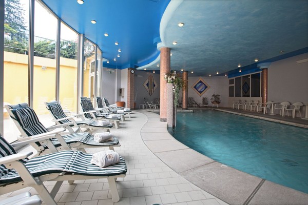Foto des Hallenschwimmbads