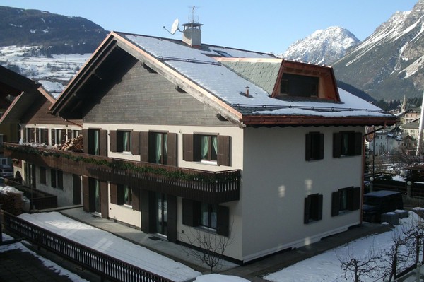 Foto Außenansicht Ferienwohnungen Chalet Silvi