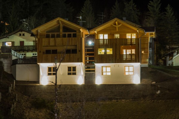 Foto Außenansicht Ferienwohnung Chalet La Para