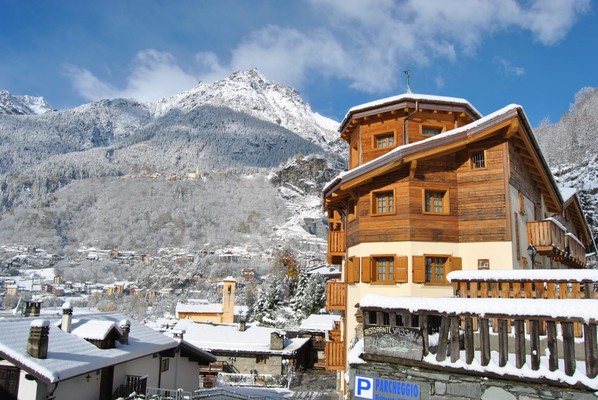 Foto Außenansicht Ferienwohnungen Casa Vacanza La Rocca
