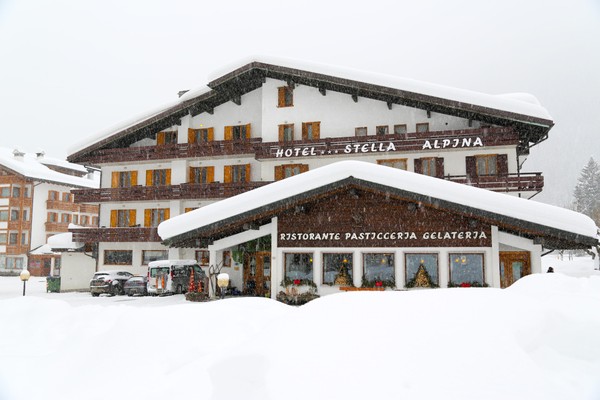 Foto esterno Hotel Stella Alpina