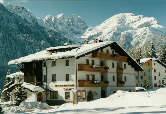 Foto esterno Hotel Miramonti