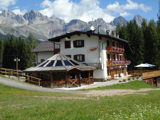 Foto esterno Hotel Dolomiti