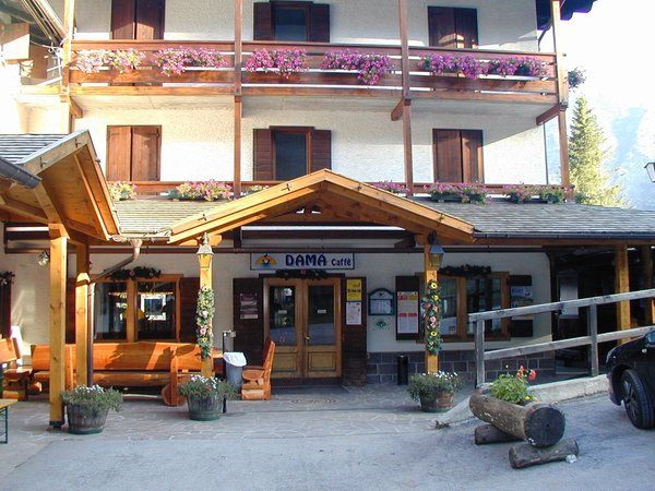 Foto esterno in estate Dolomiti